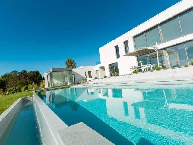 Piscine à débordement Indre et Loire