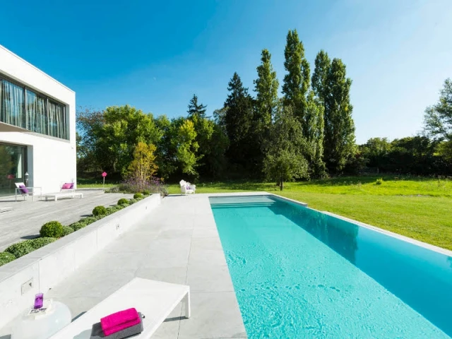 Piscine à débordement Indre-et-Loire