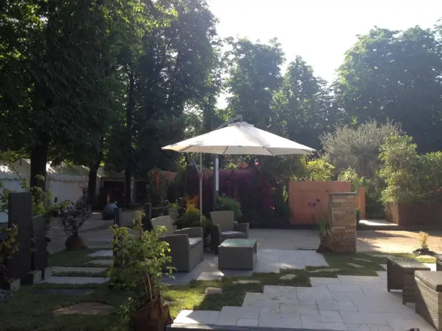 Un jardin urbain où il fait bon vivre - Un jardin à part par Cupastone et Maison à part