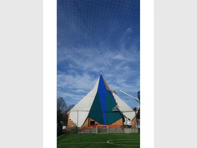 Un bâtiment paré de bois - plus petit cirque du monde