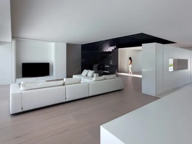 Un espace à vivre où tout est dissimulé - Casa Balint par Fran Silvestre Architectos