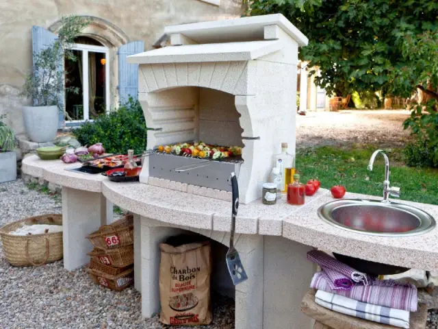 Une cuisine d'extérieur pour un barbecue XXL - Un barbecue pour chaque occasion