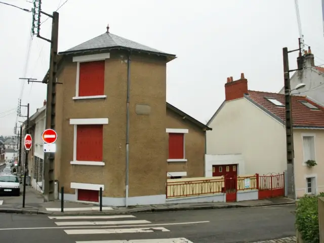 Une maison mal entretenue et trop petite, mais typique - Rénovation, extension et surélévation à Nantes