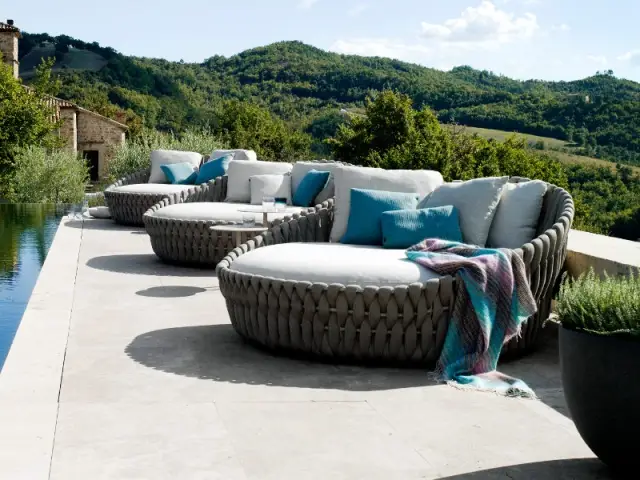 Assise outdoor