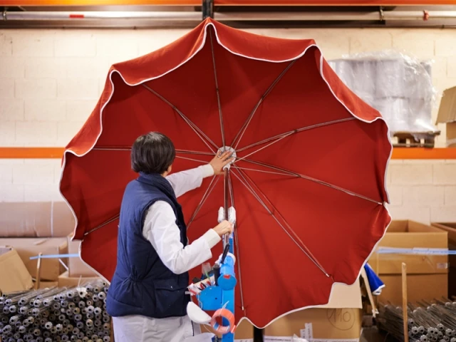 Un parasol obtenu en 45 min de travail - Des parasols made in France fabriqués à la main