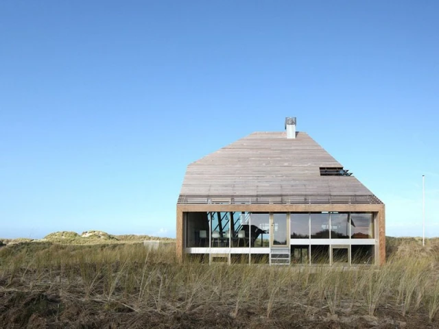 Une maison implantée dans un environnement particulier - Dune House