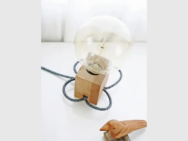 Une lampe tout en transparence - Lampes à poser