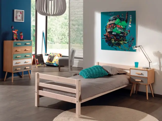 Une table de chevet en bois pour une chambre d'enfant scandinave - Tables de chevet originales pour une chambre d'enfant