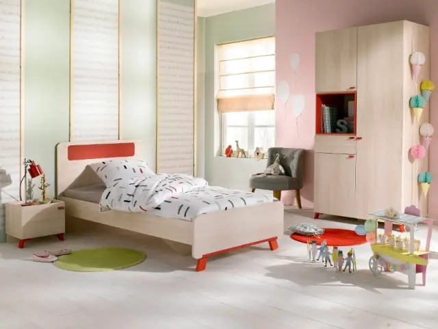 Une table de chevet color block pour une chambre d'enfant fifties - Tables de chevet originales pour une chambre d'enfant