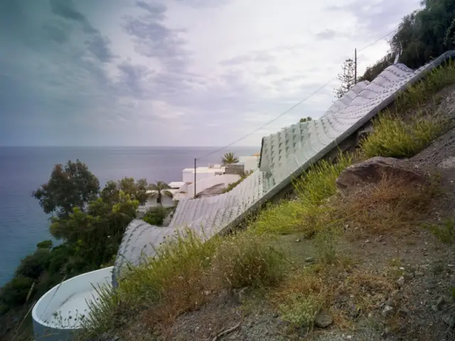 Une maison presque entièrement enterrée à flanc de colline - Casa Campos - GilBartolomé Arquitectos