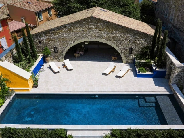 Catégorie piscine familiale de forme angulaire et couloir de nage - Trophées de la piscine 2015 : Zoom sur les plus belles piscines de France (2/2)