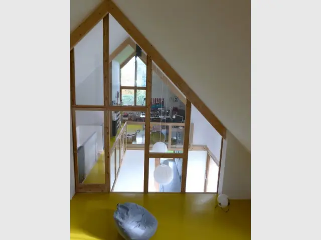 Un volume complètement ouvert visuellement - Une maison comme une grange