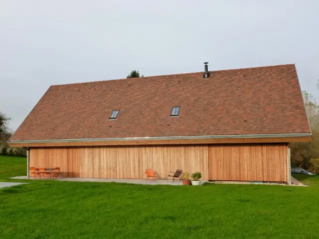 Une maison qui met le bois au c&oelig;ur de sa construction - Une maison comme une grange