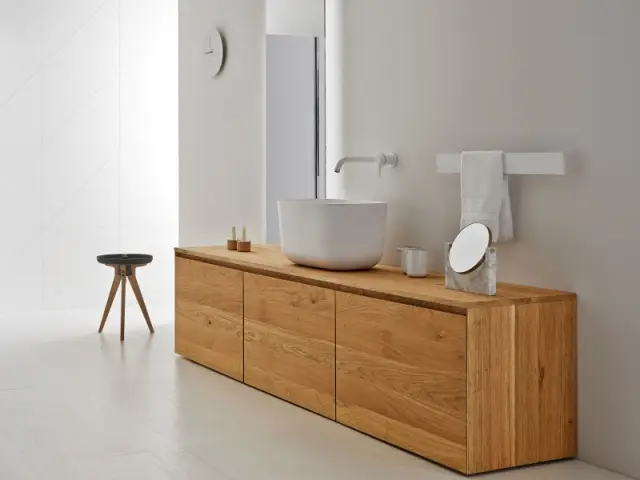 Une vasque profonde comme une mini-baignoire - vasque à poser