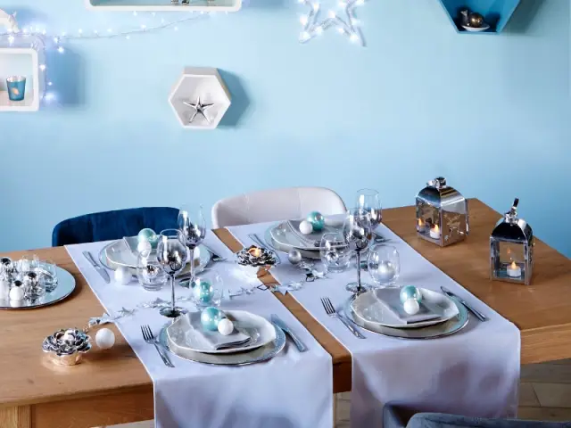 Une table de Noël bleue et glacée - Tables de fêtes 2015