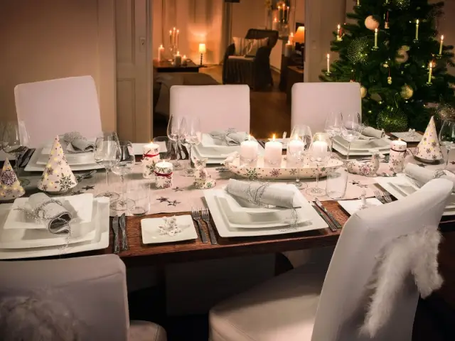 Une table de Noël sobre et contemporaine - Tables de fêtes 2015