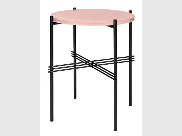 Un table bout de canapé rose Quartz - Tendance Rose Quartz et Serenity