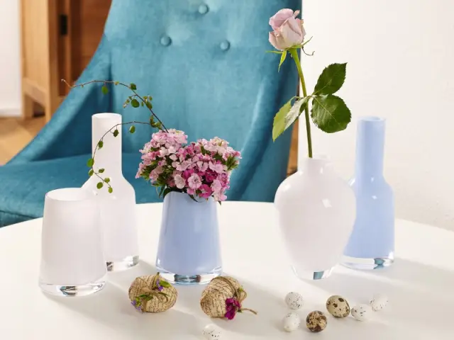 Des mini vases rose Quartz et bleu Serenity - Tendance Rose Quartz et Serenity