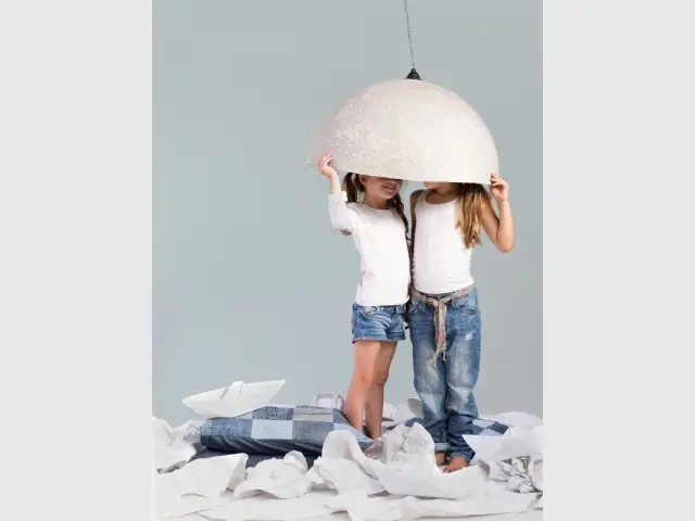 Une suspension en papier mâché fabriquée à partir de journaux recyclés - Prix Fil Vert Maison & Objet janvier 2016