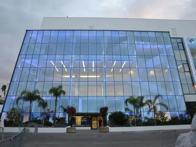 Eclairage aux teintes modulables - Palais des Festivals de Cannes