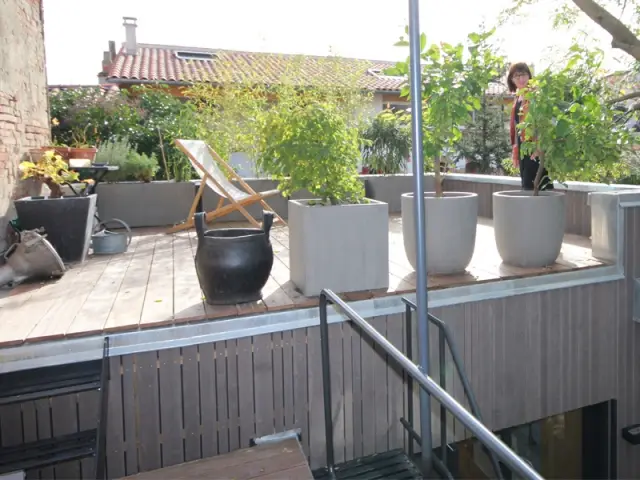 Une terrasse potager - Une maison dans un mouchoir de poche