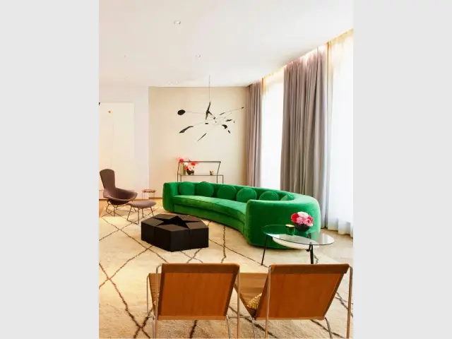 Des couleurs pop pour un appartement loin des clichés - The Mellier Mayfair