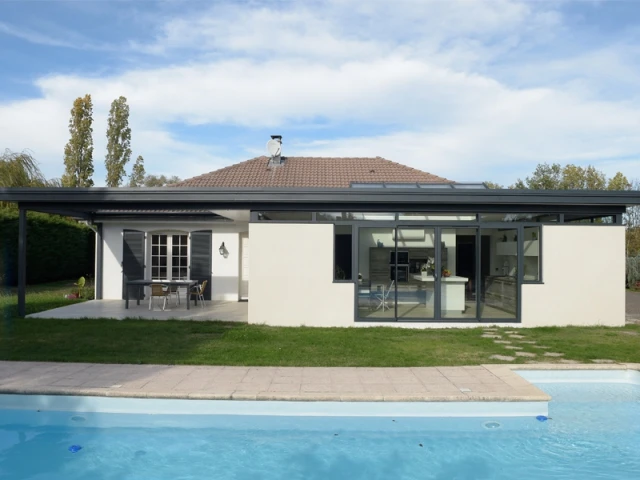 Construire la véranda autour de la cuisine - Quand véranda plate et pergola se combinent