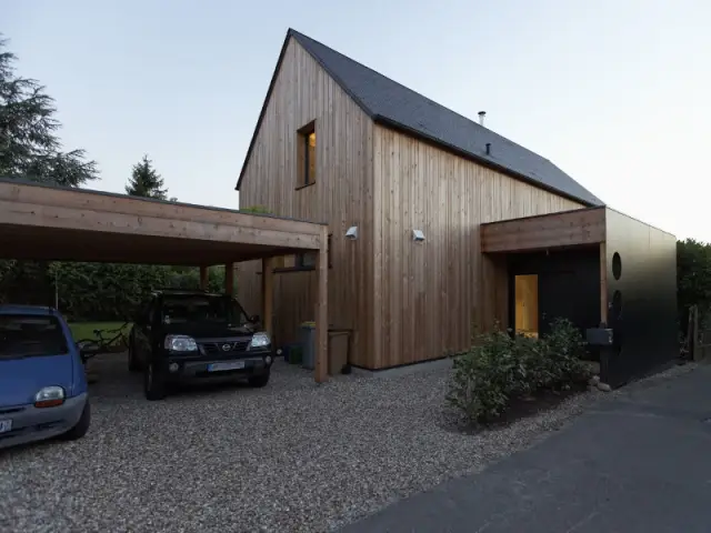 Une couleur de bois en négociation - Une maison passive alliant inspiration japonaise et performances énergétiques 