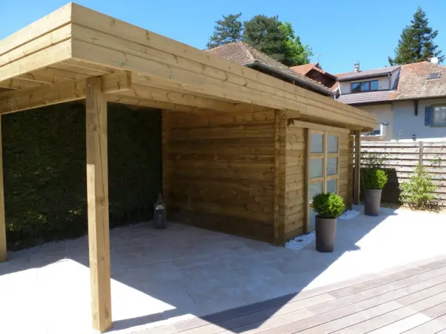 De nouveaux claustras bientôt installés dans le jardin - Une piscine magnifiée par une installation graphique 