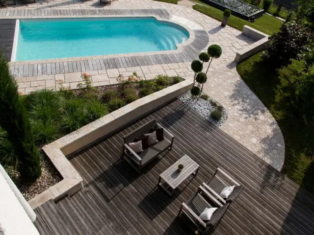 Une piscine magnifiée par une installation