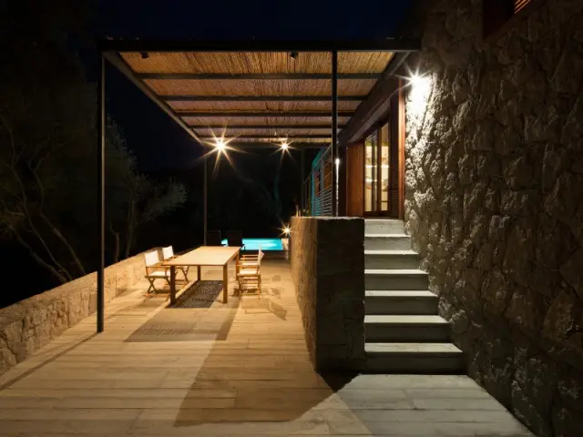 Construction d'une maison de vacances en Corse - Une maison contemporaine s'allie aux traditions