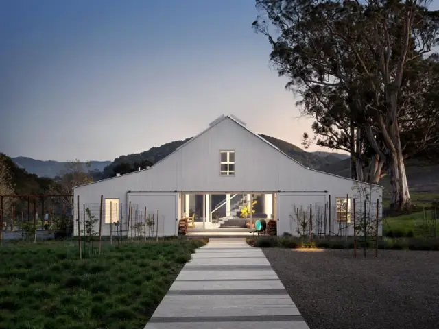 Une vieille ferme transformée en maison idyllique - Un vieux ranch américain transformé en maison écologique