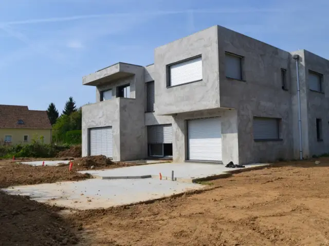 Une terrasse construite sur plusieurs niveaux - Un jardin écologique aux nuances japonaises