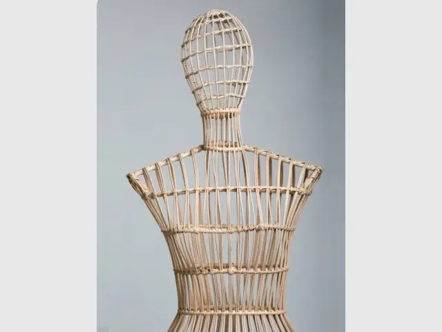 Woven valet rack by Arturo Pozzoli & Eligo