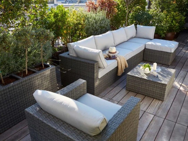 Un mobilier de jardin en résine tressée pour une terrasse végétale - La résine tressée pour le mobilier de jardin