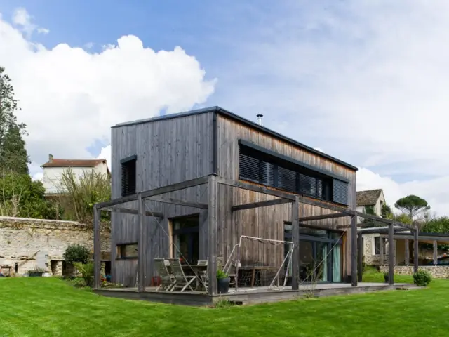 Un chantier de maison passive mouvementé  - Une maison passive en bois gris au coeur des Yvelines