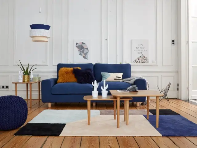 Un tapis façon Mondrian pour un salon scandinave