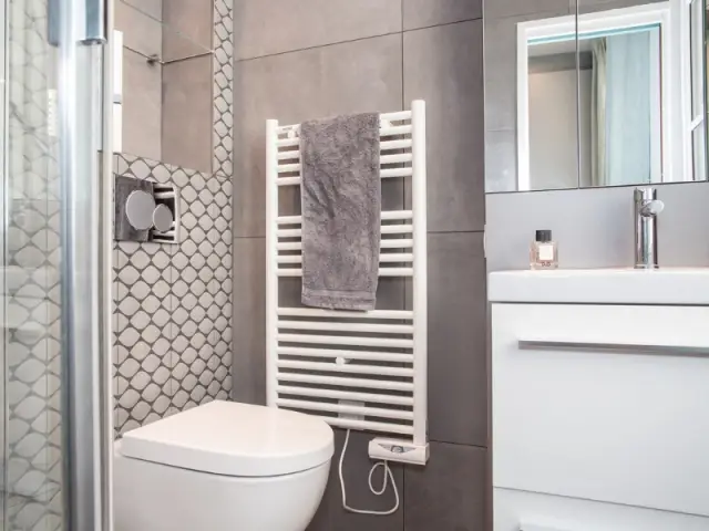 Une salle de bains chic et élégante 