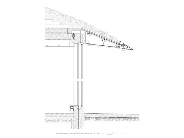 Une visière habille le bâtiment - Restaurant de montagne