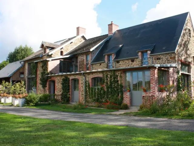 Après : Un joli gîte rural s'immisce dans l'architecture de la vieille bâtisse - Un moulin du 17ème siècle entièrement rénové