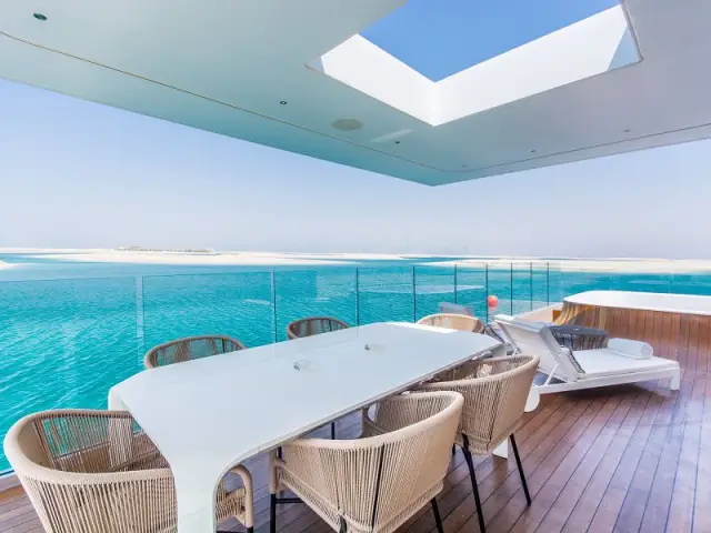 Floating Seahorse : un sundeck dédié aux loisirs - Villa Floating Seahorse