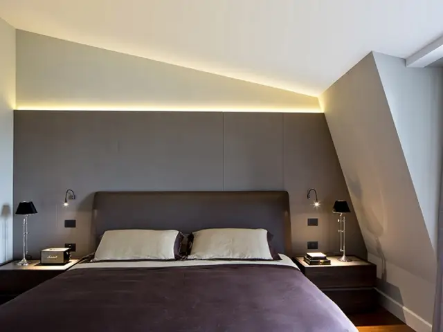 Cuir, velours et Leds pour une chambre ultra chic