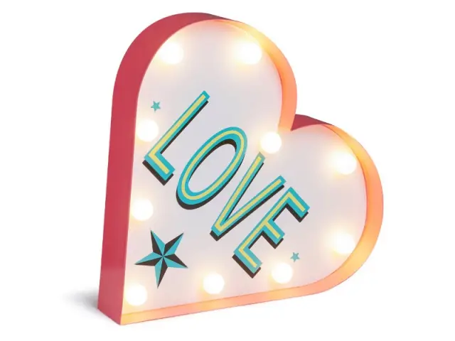 Une applique lumineuse en forme de coeur : 12 &euro;