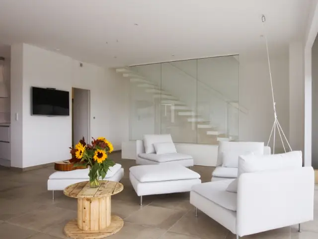 Un intérieur ultra contemporain totalement immaculé - Là-haut sur la colline...