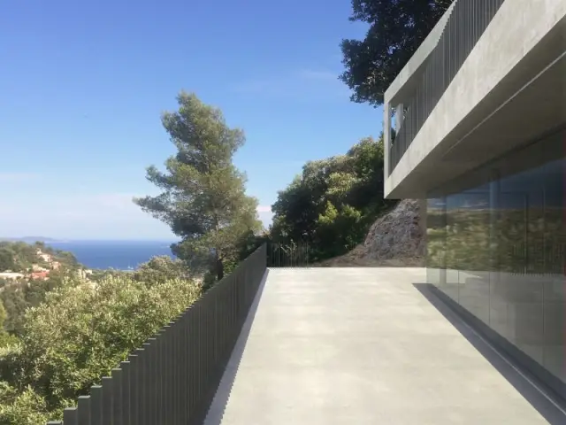 Une villa d'architecte perchée sur la colline d'Hyères : Architecture militaire - Une villa d'architecte perchée sur la colline d'Hyères