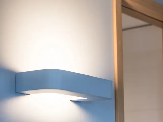 Des luminaires en harmonie avec la boîte