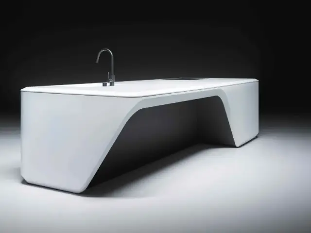 Une table monobloc signée Zaha Hadid 