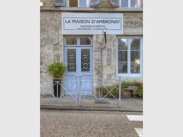 La façade classée de la Maison d'Ambronay