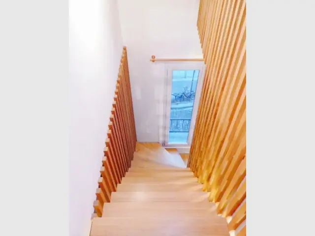 Un escalier où le bois est roi 