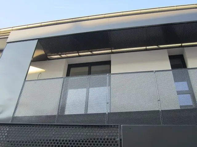 Un balcon transformé en loggia - Maison réhabilitée à Lyon